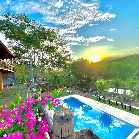 An Nhien Farm - Venuestay Буонметхуот Экстерьер фото