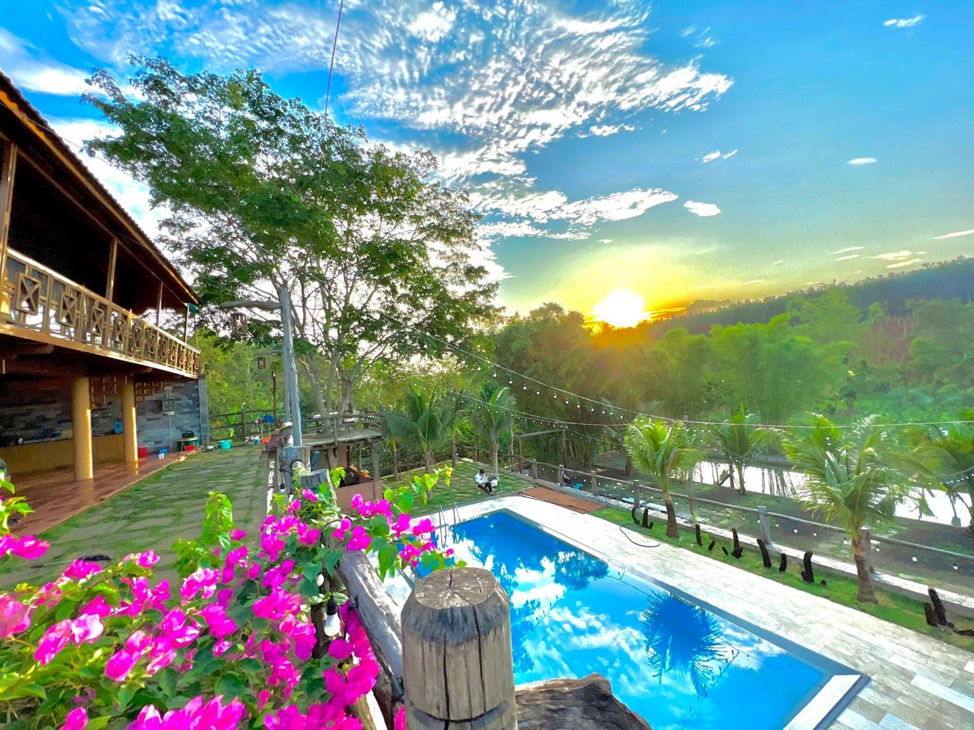 An Nhien Farm - Venuestay Буонметхуот Экстерьер фото